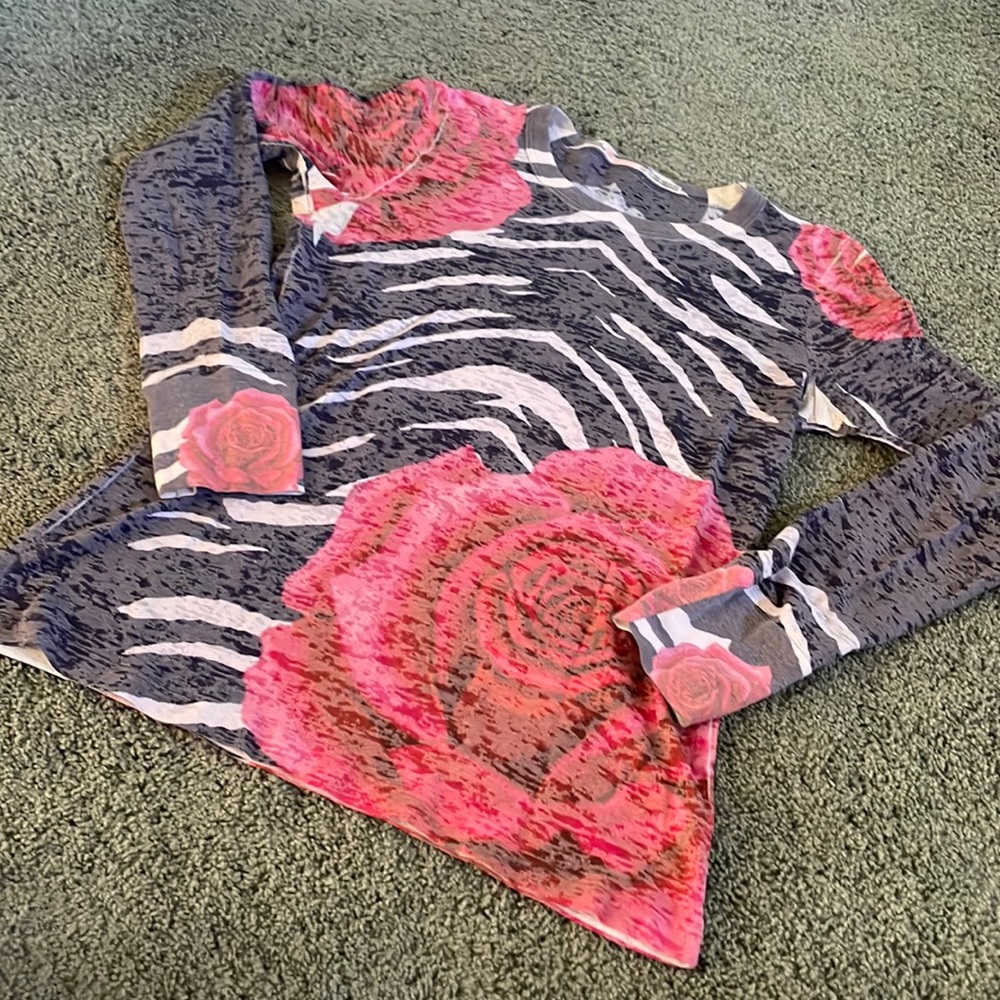 Floral design Long sleeve tee -M